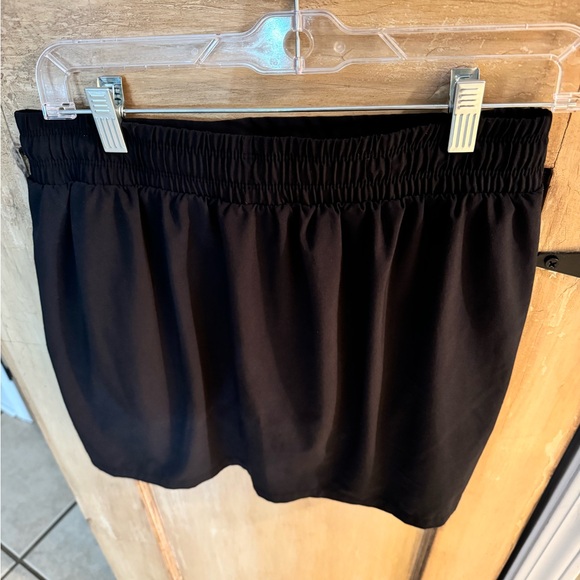 Skort Size Small. Excellent Condition - Picture 2 of 6